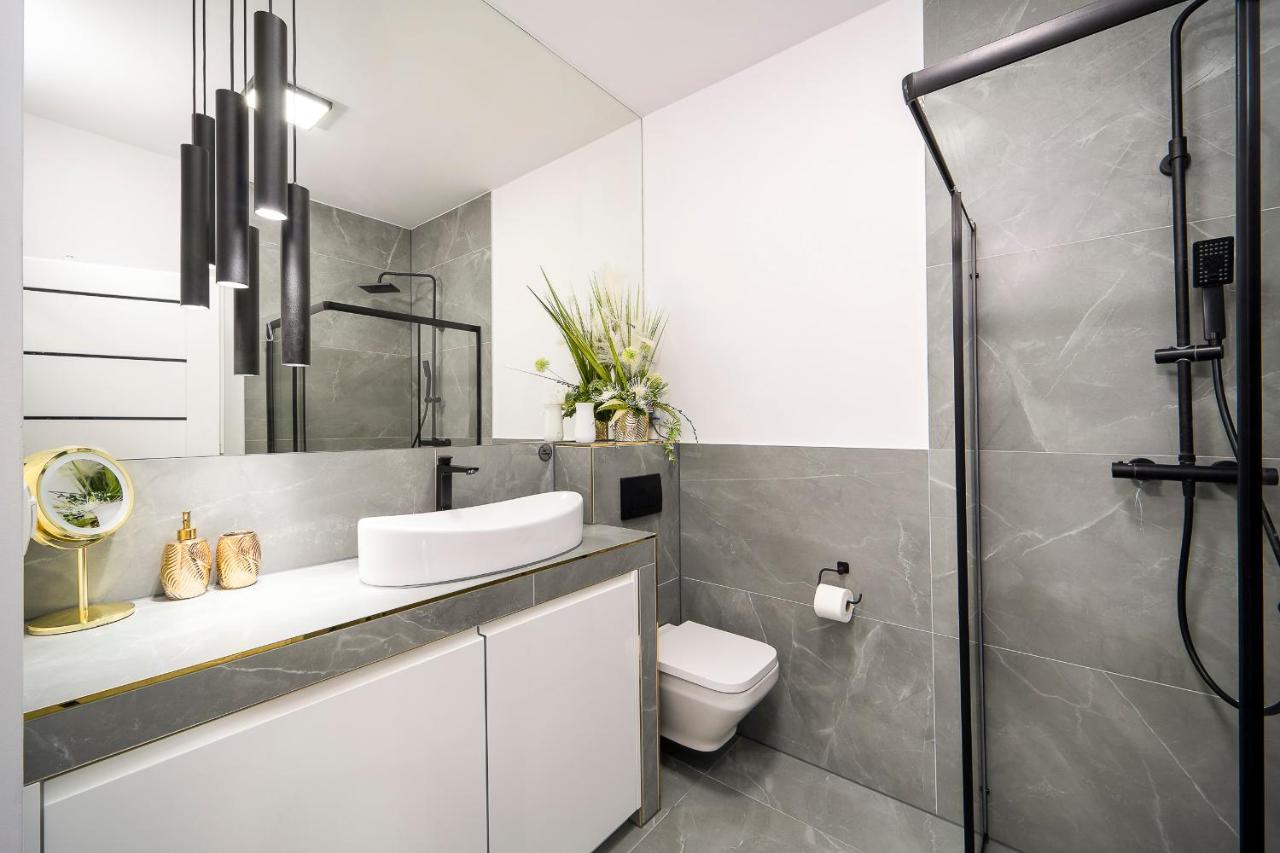In&Cognito Apartament Zielona Góra Exteriör bild