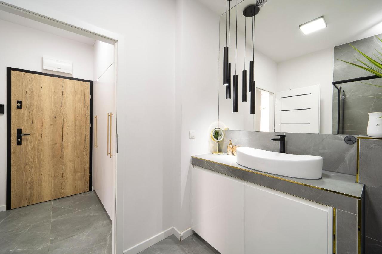 In&Cognito Apartament Zielona Góra Exteriör bild